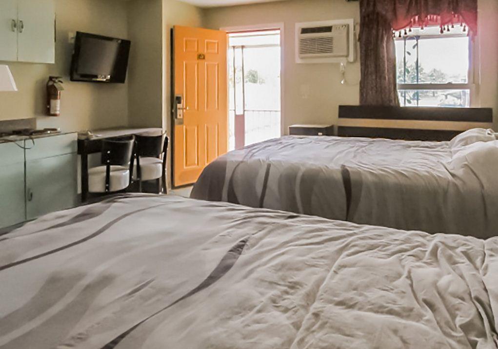 Rodeway & Inkster Hotel 2*